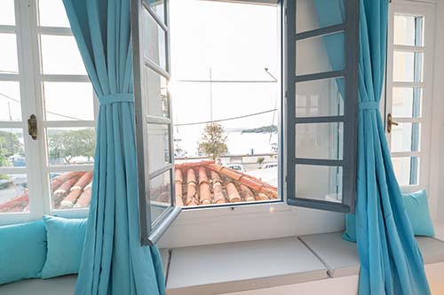 The White Rose Apartment