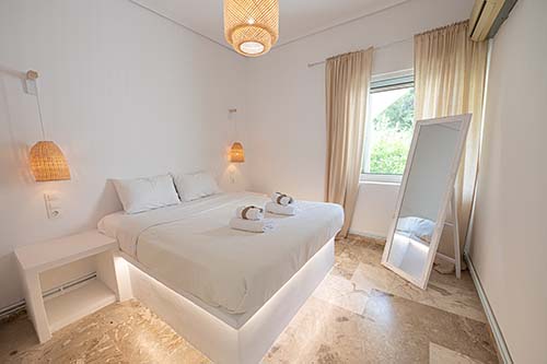 The White Rose Hotel
