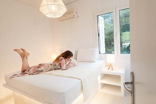 The White Rose Hotel