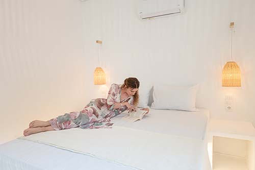The White Rose Hotel