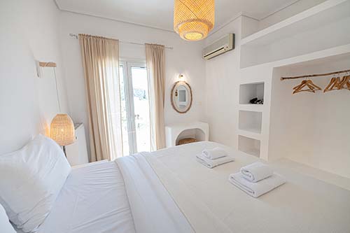 The White Rose Hotel