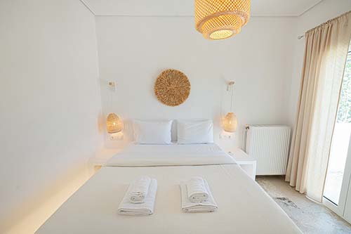 The White Rose Hotel